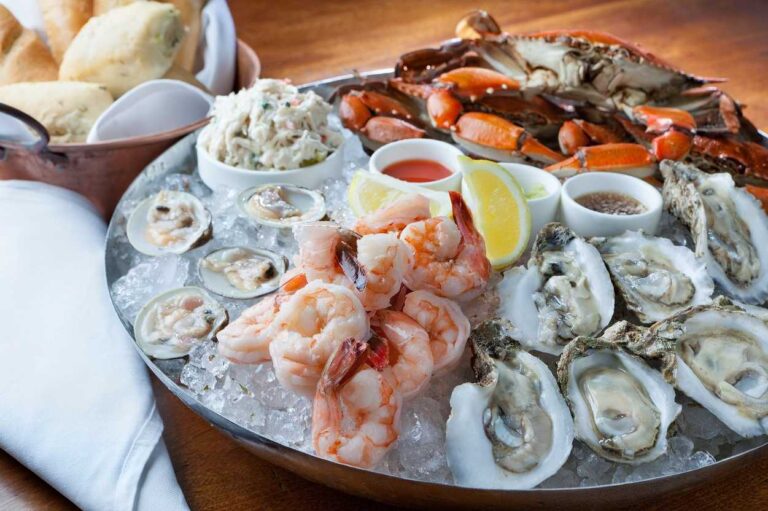 ¡10 Restaurantes Marinos en la Costa de Georgia Que Enamoran a los Visitantes!