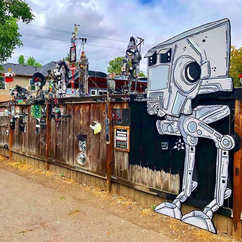 10 Must-Do Portland Adventures That Aren't on Every Tourist's List Snap Selfies in Robot Alley