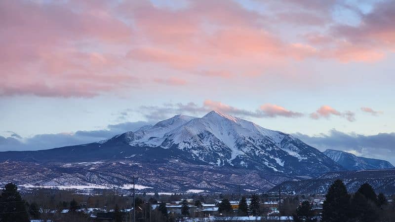 10 Must-See Stops on Your Summer Road Trip from Glenwood Springs to Aspen Carbondale's Artistic Haven