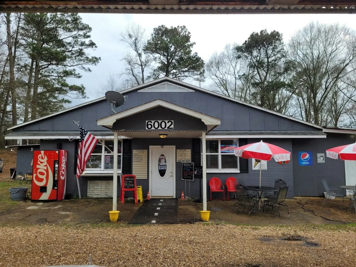 10 Must-Stop Mississippi Roadside Restaurants That Locals Swear By 4 ezgif 1612ec0c7a5380